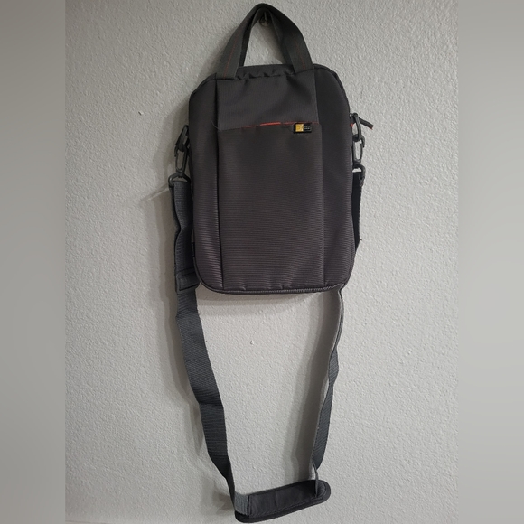 Case Logic mini laptop bag - Picture 3 of 12